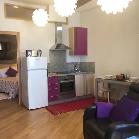 Carmine & Violet San Giacomo di Compostella