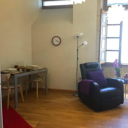 Carmine & Violet San Giacomo di Compostella