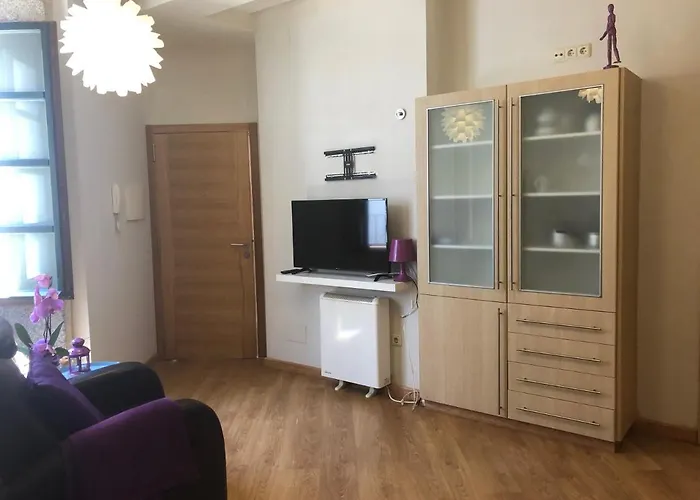 Carmine & Violet Daire *